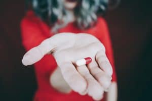 Vitaminas y suplementos para mejorar la memoria y la salud cerebral de los adultos