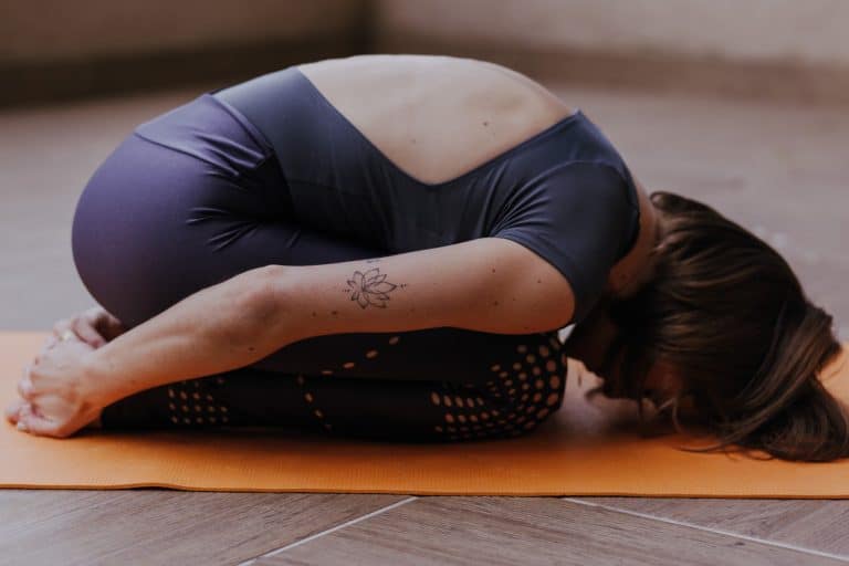 Como el Yoga puede ayudarte a aliviar los dolores de espalda