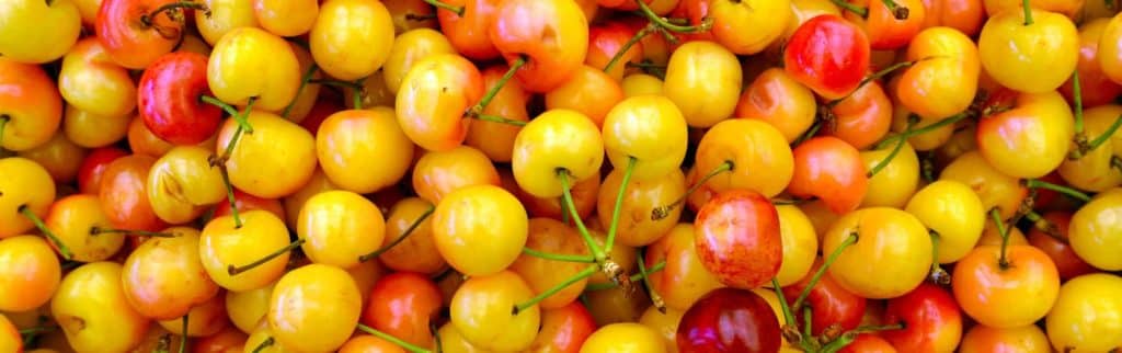 Las cerezas son una de las frutas que te ayudan a dormir mejor