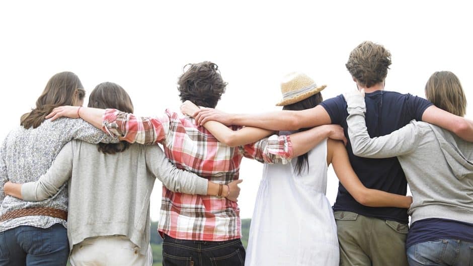 Como ser feliz con uno mismo: Construir relaciones positivas