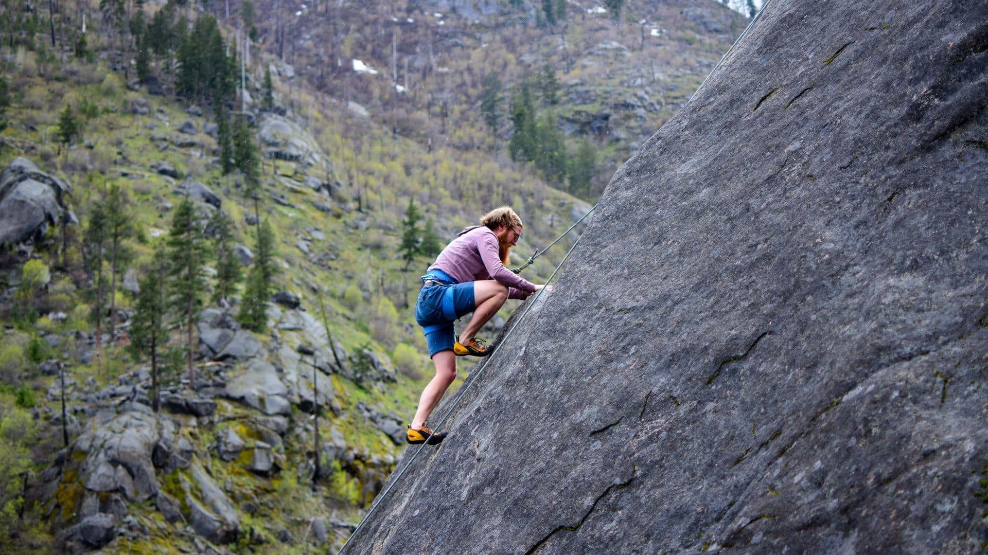 Superar los límites: Deportes extremos para intrépidos : Salto base y Escalada libre en solitario