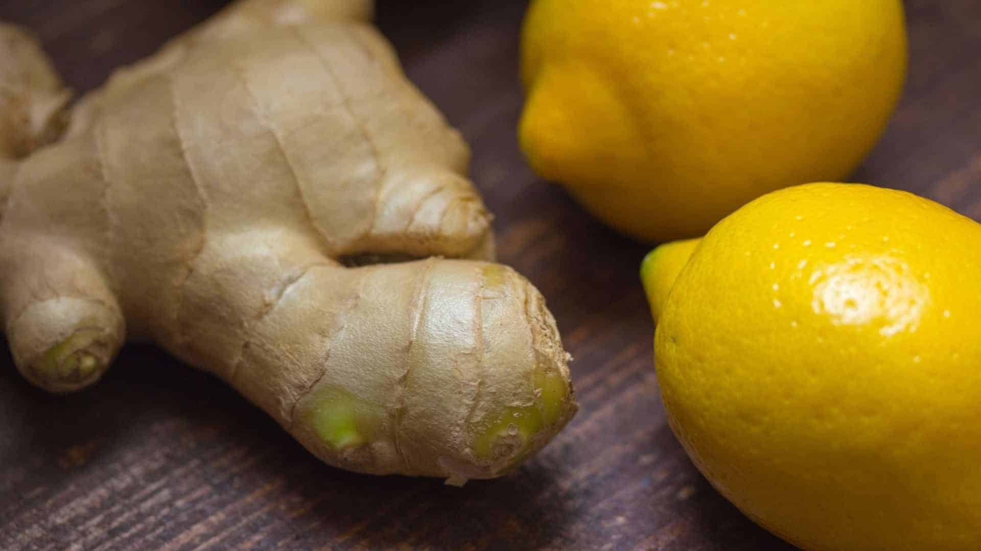 El jengibre es un remedio natural para aliviar el dolor menstrual.