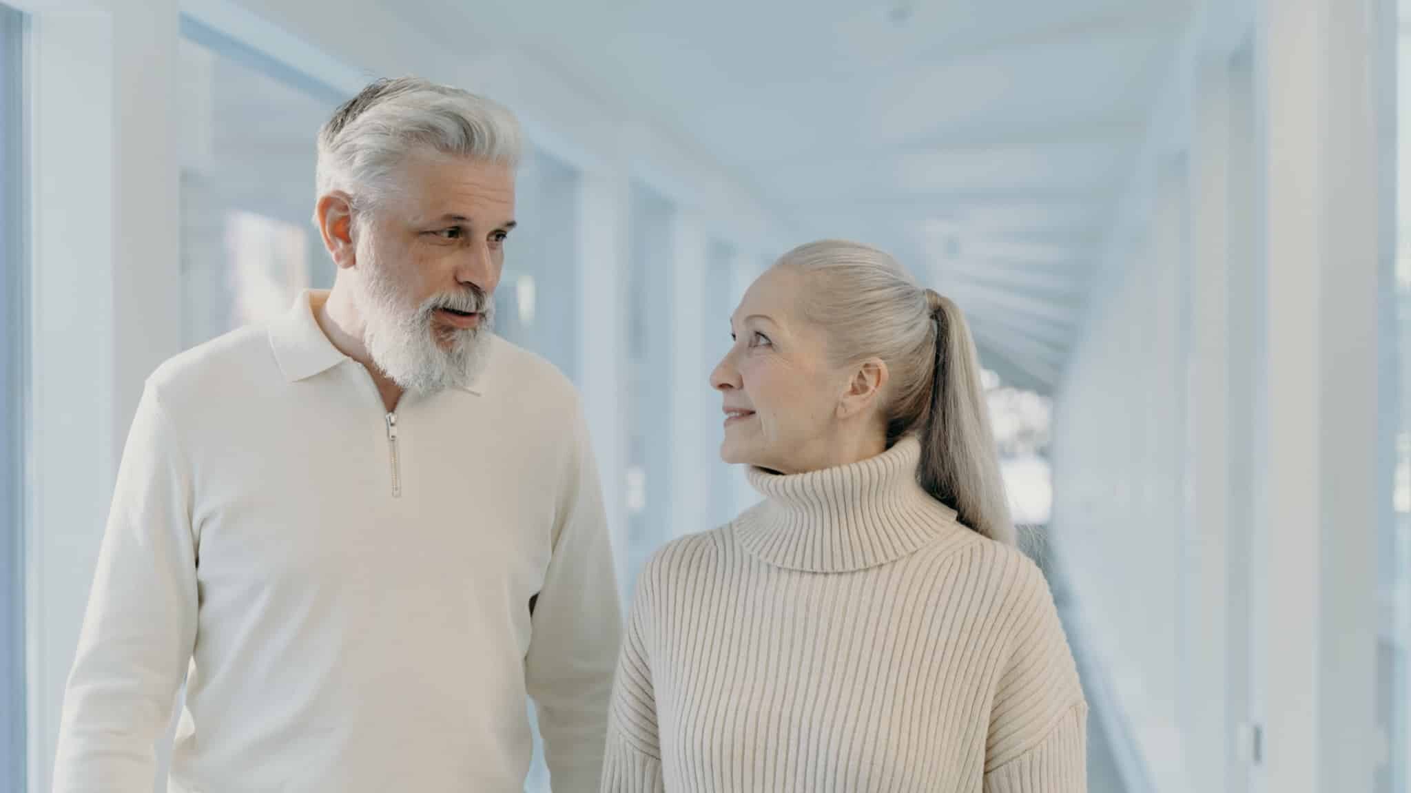 ¿Por qué aparecen las canas?